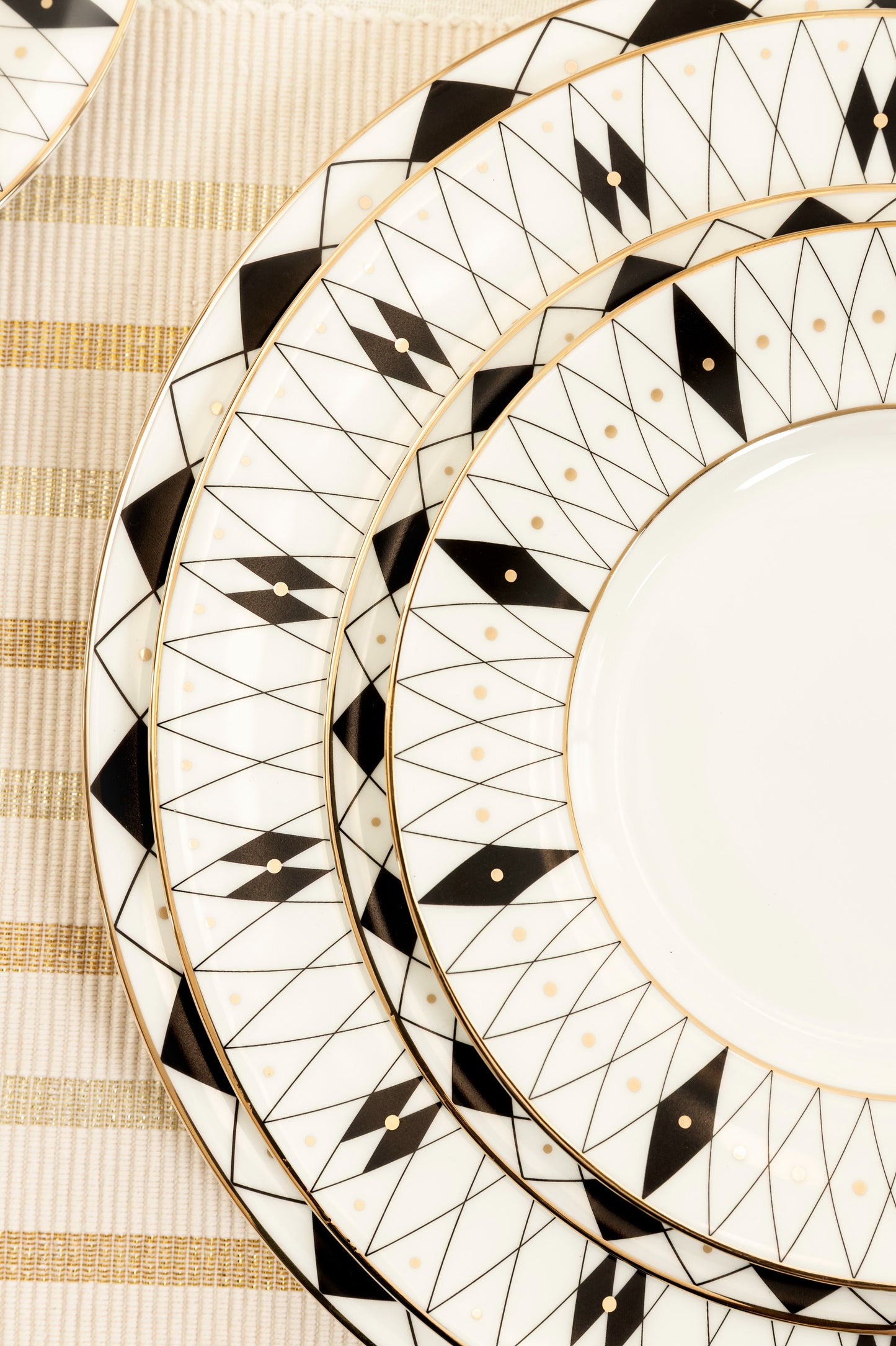 Old Gold and Black Dinner Plate - Set of 4